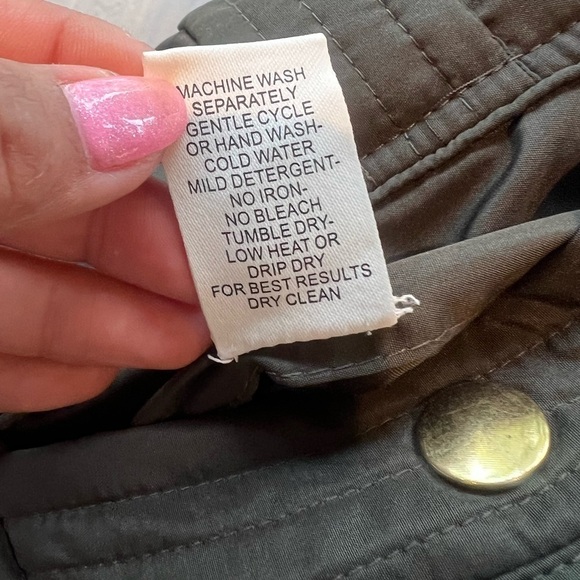 Mia & Tess brand new reversible olive green/fur vest. Size Small. - Picture 4 of 9